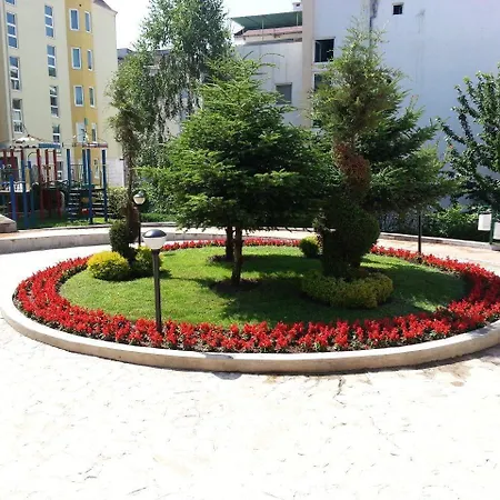 Elit 4 - Menada 네세부르
